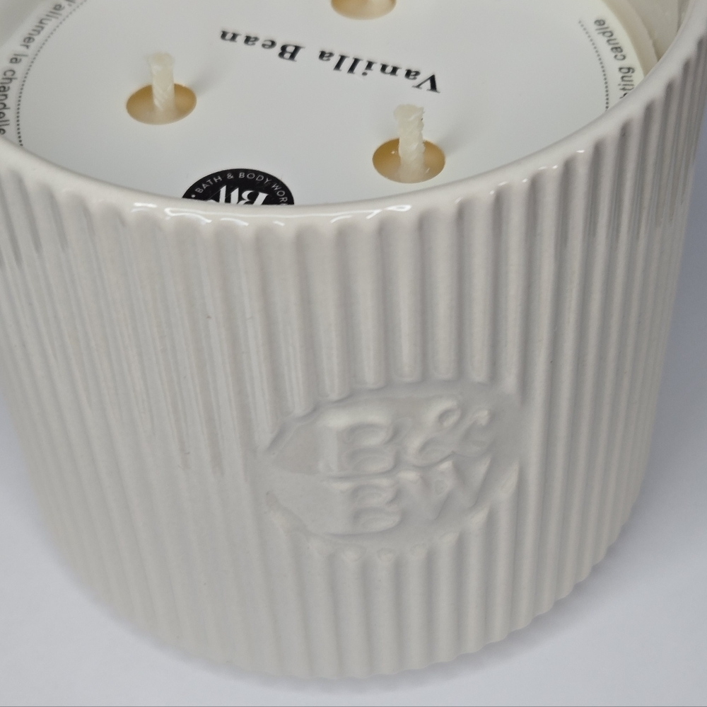 Bath & Body Works Vanilla Bean Candle - In Caramic Jar -  Cream. 3-wick 14.5oz - Picture 6 of 6